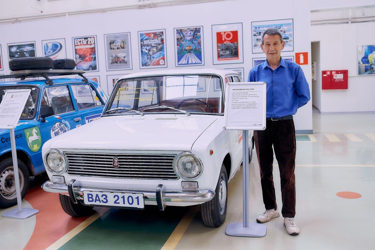 Музей АВТОВАЗА + замок ГАРИБАЛЬДИ в компании с дедом Морозом!