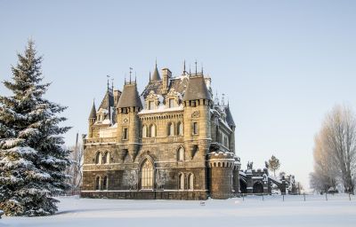 Замок Гарибальди с мастер-классом по рыцарским танцам.