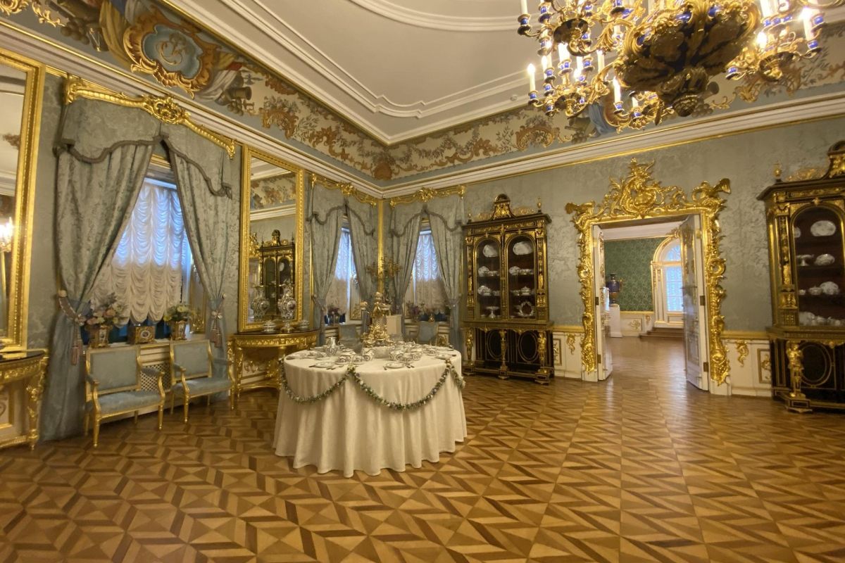 Автобусная экскурсия в Стрельну и Петергоф с Константиновским дворцом и Большим дворцом