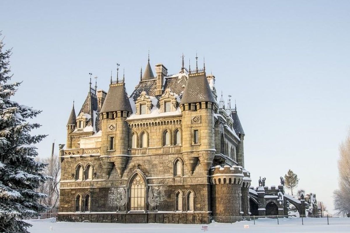 Музей АВТОВАЗА + замок ГАРИБАЛЬДИ в компании с дедом Морозом!