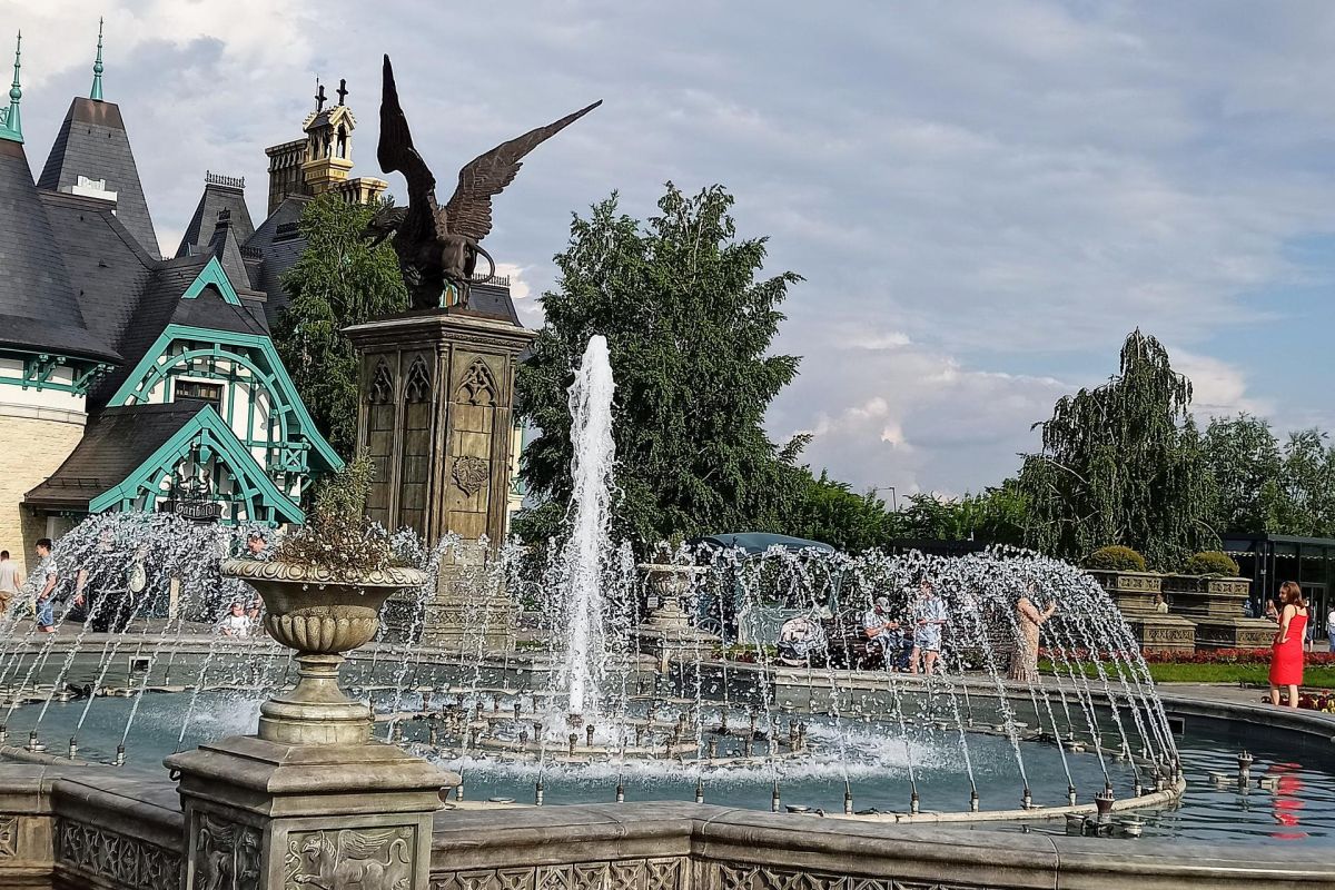 Замок Гарибальди с мастер-классом по рыцарским танцам.